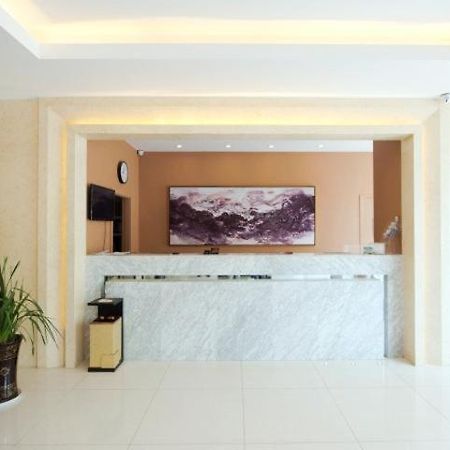 Jinjiang Inn Xianning Yinquan Avenue Hot Spring Hotel Esterno foto